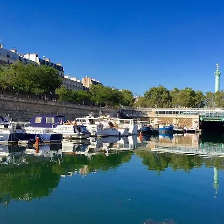 Bastillle Two Bedroom Apartment *